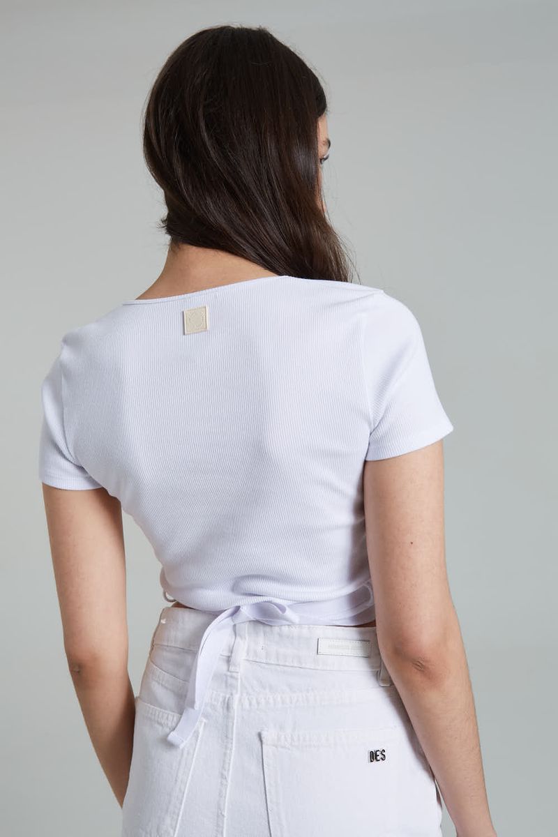 REMERA CROP LACE UP