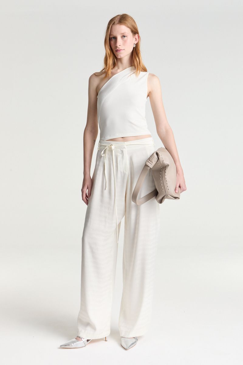 REMERA SHOULDER ANYA