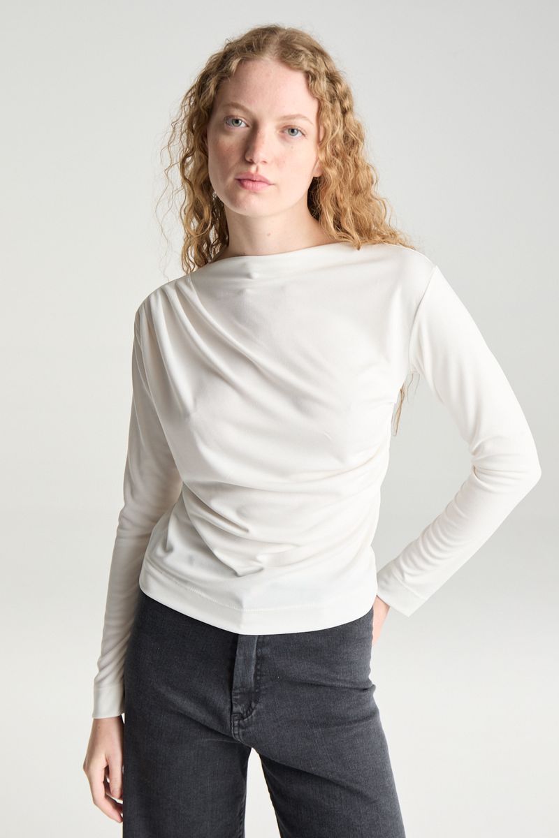 REMERA LONG RIBBED BOBBIE