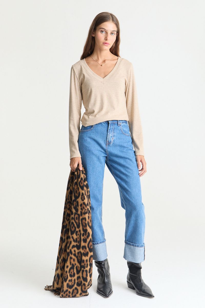 REMERA V NECK NIKKIE