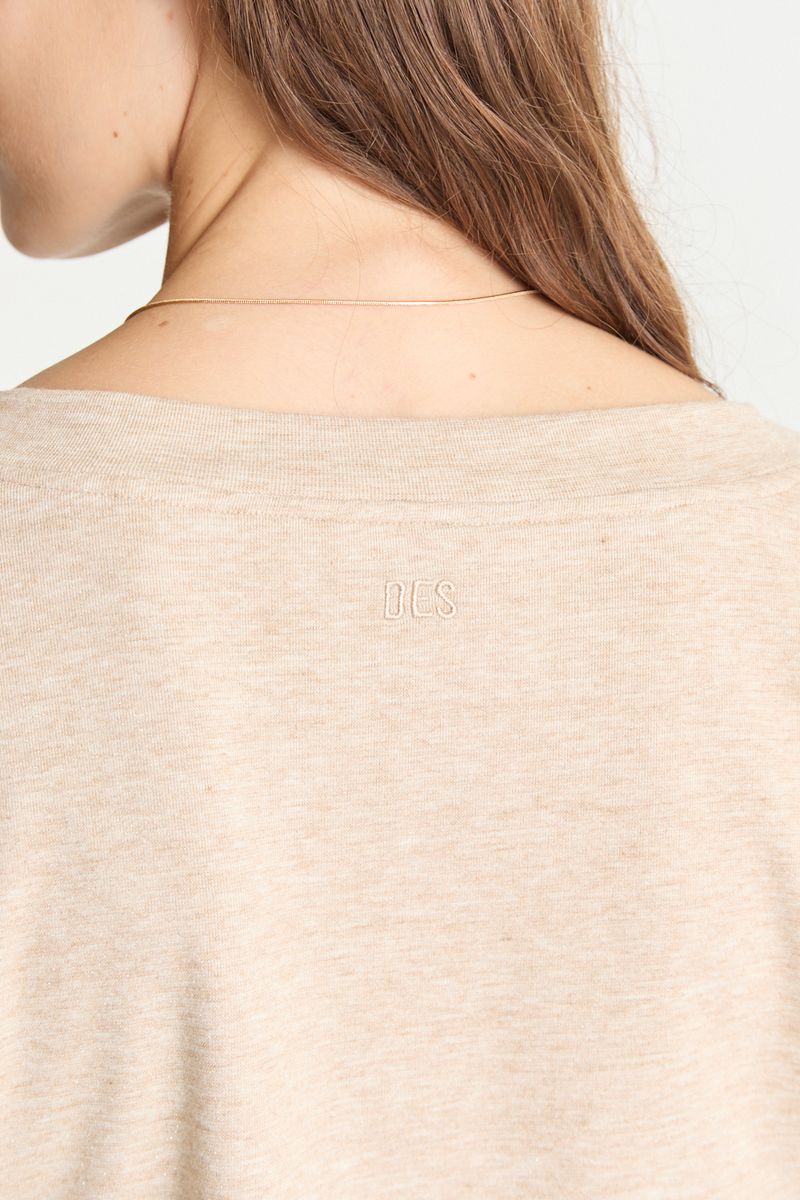 REMERA V NECK NIKKIE