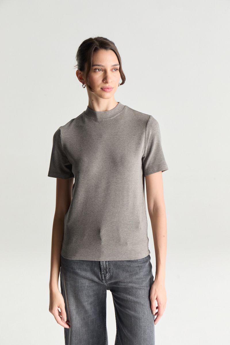 REMERA RIBB NIKKIE