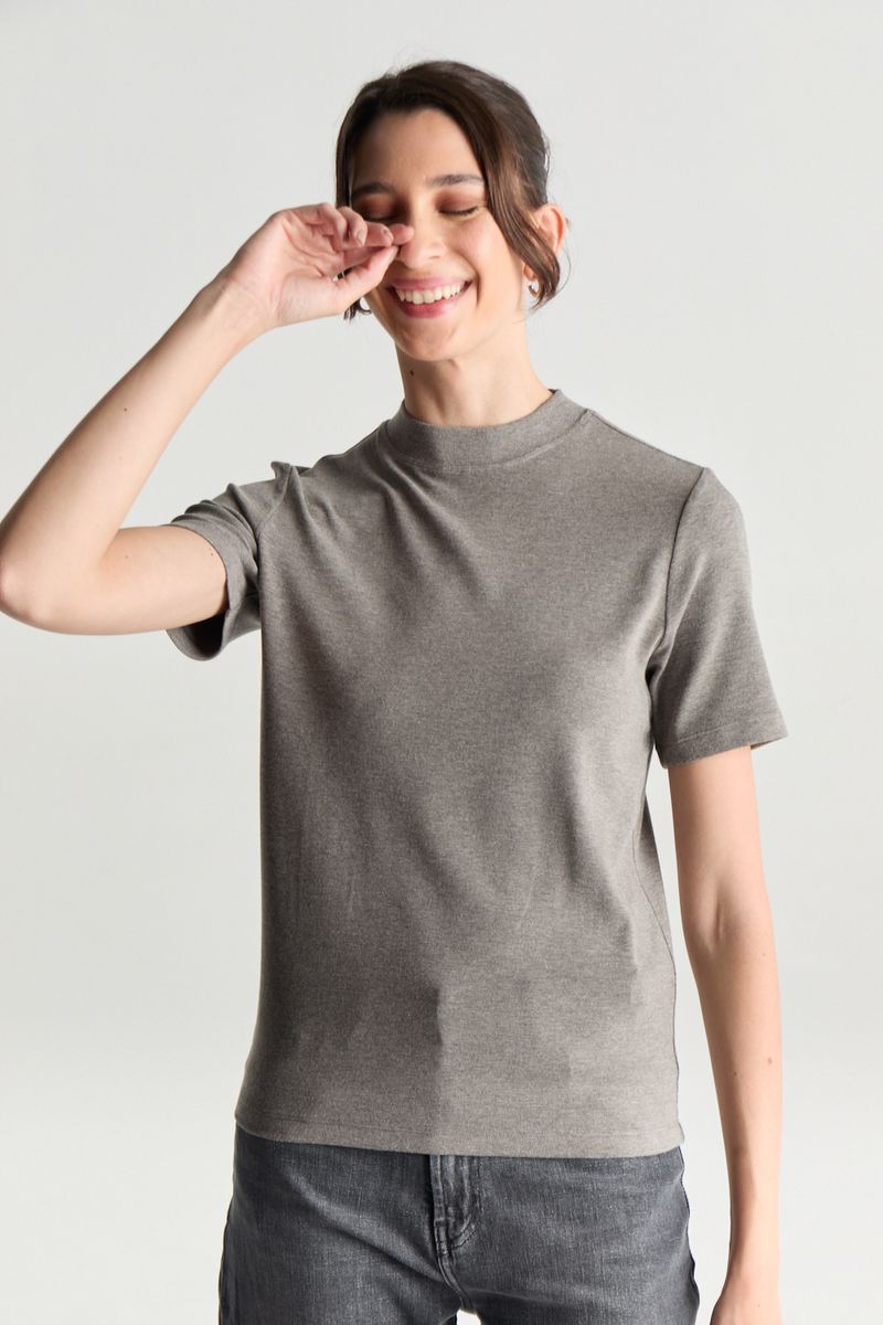 REMERA RIBB NIKKIE