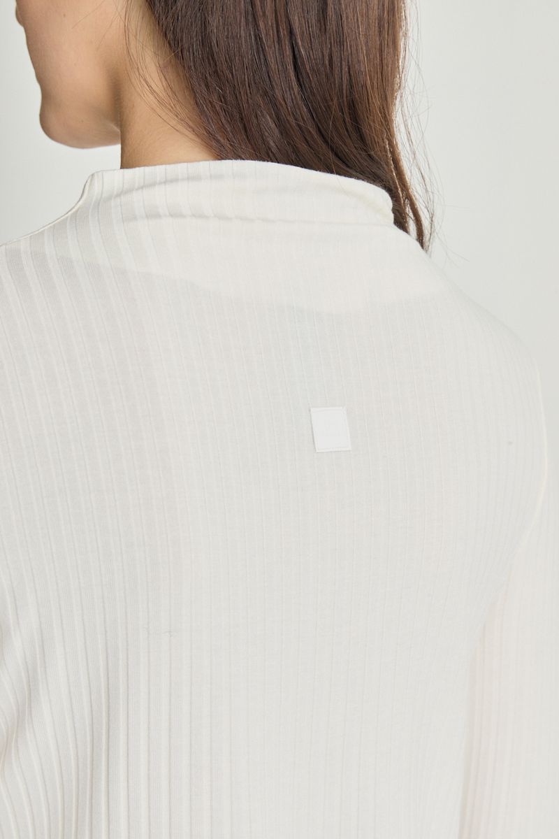 REMERA RIBBED LUCY