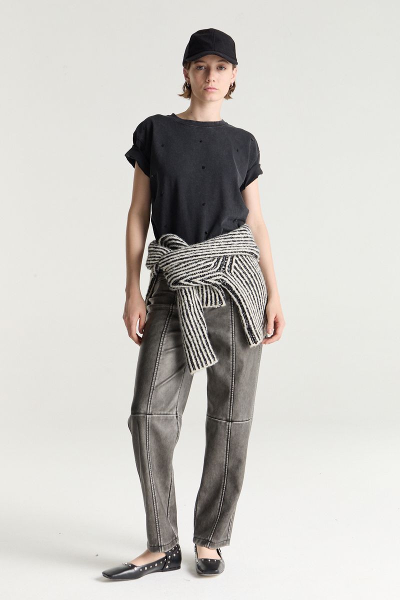 REMERA EMBELLISH WASHED DOTS