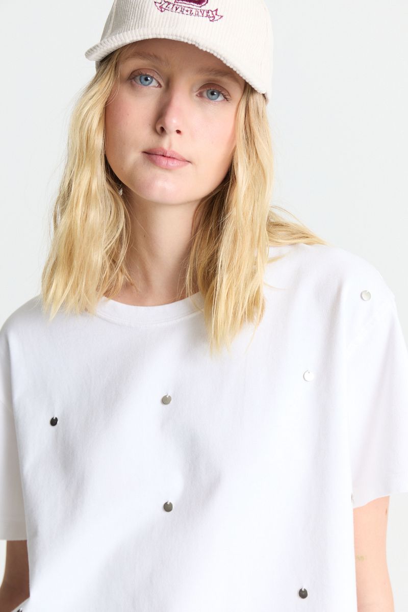 REMERA EMBELLISH WASHED DOTS