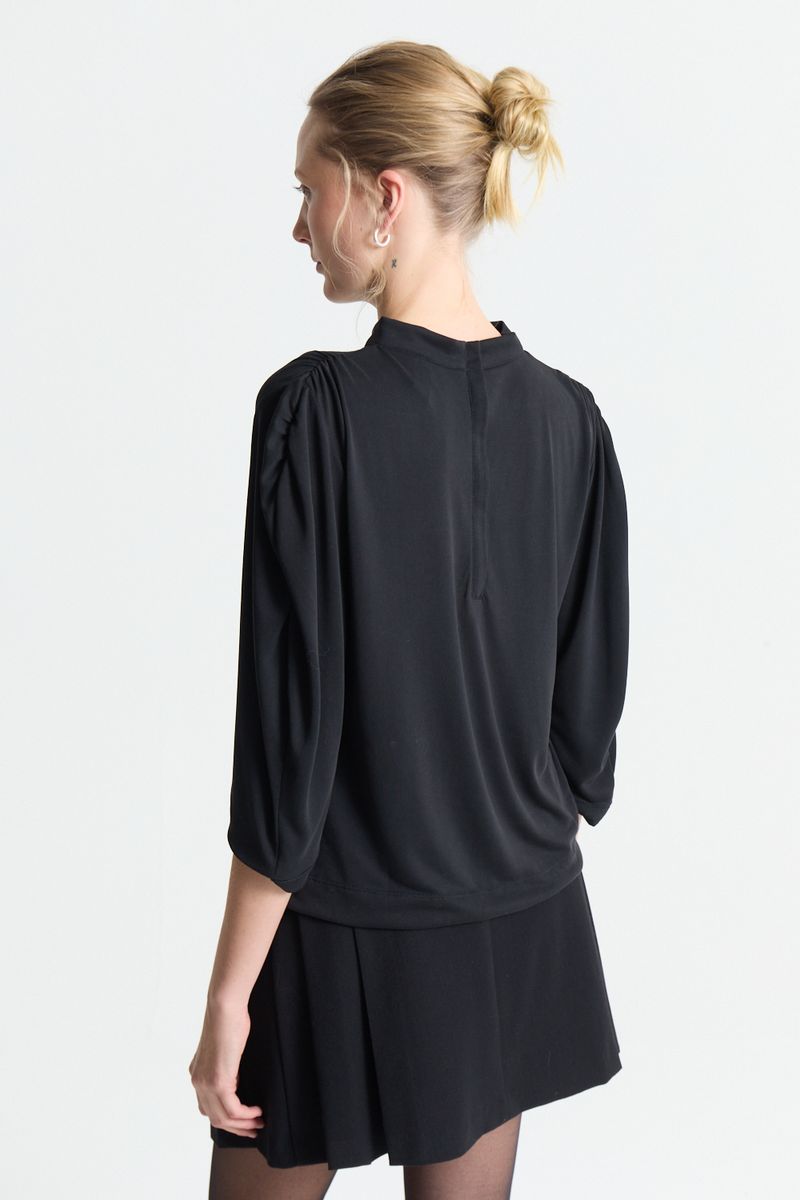 REMERA ROMANTIC ZIPPER