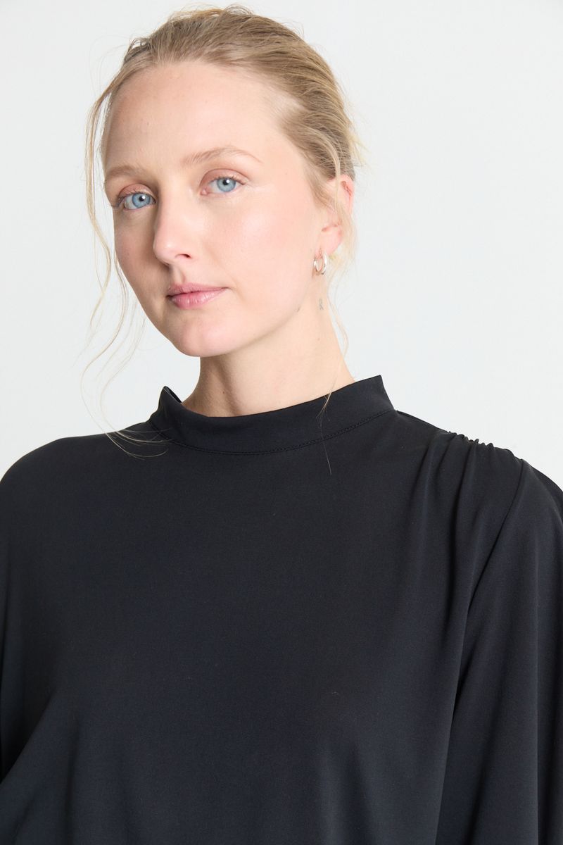 REMERA ROMANTIC ZIPPER