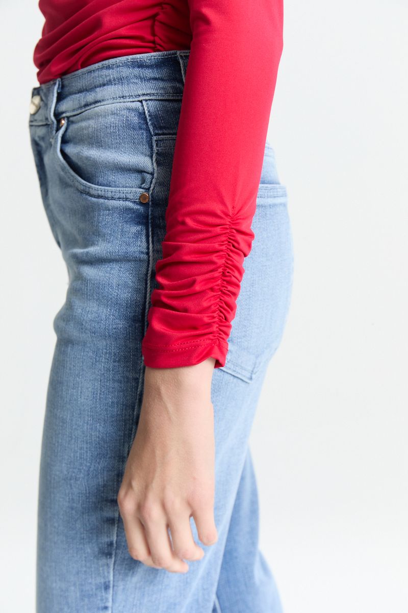 REMERA STRAIGHT NECK RUCHED