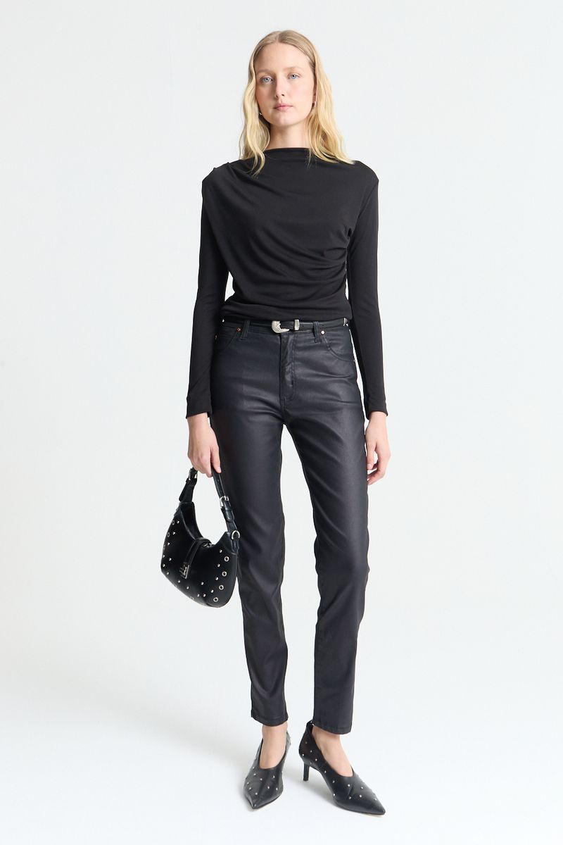 REMERA LONG RIBBED BOBBIE
