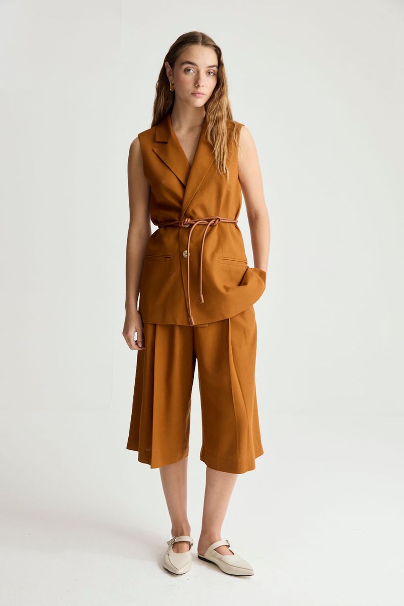 CHALECO LINO GARDENIA