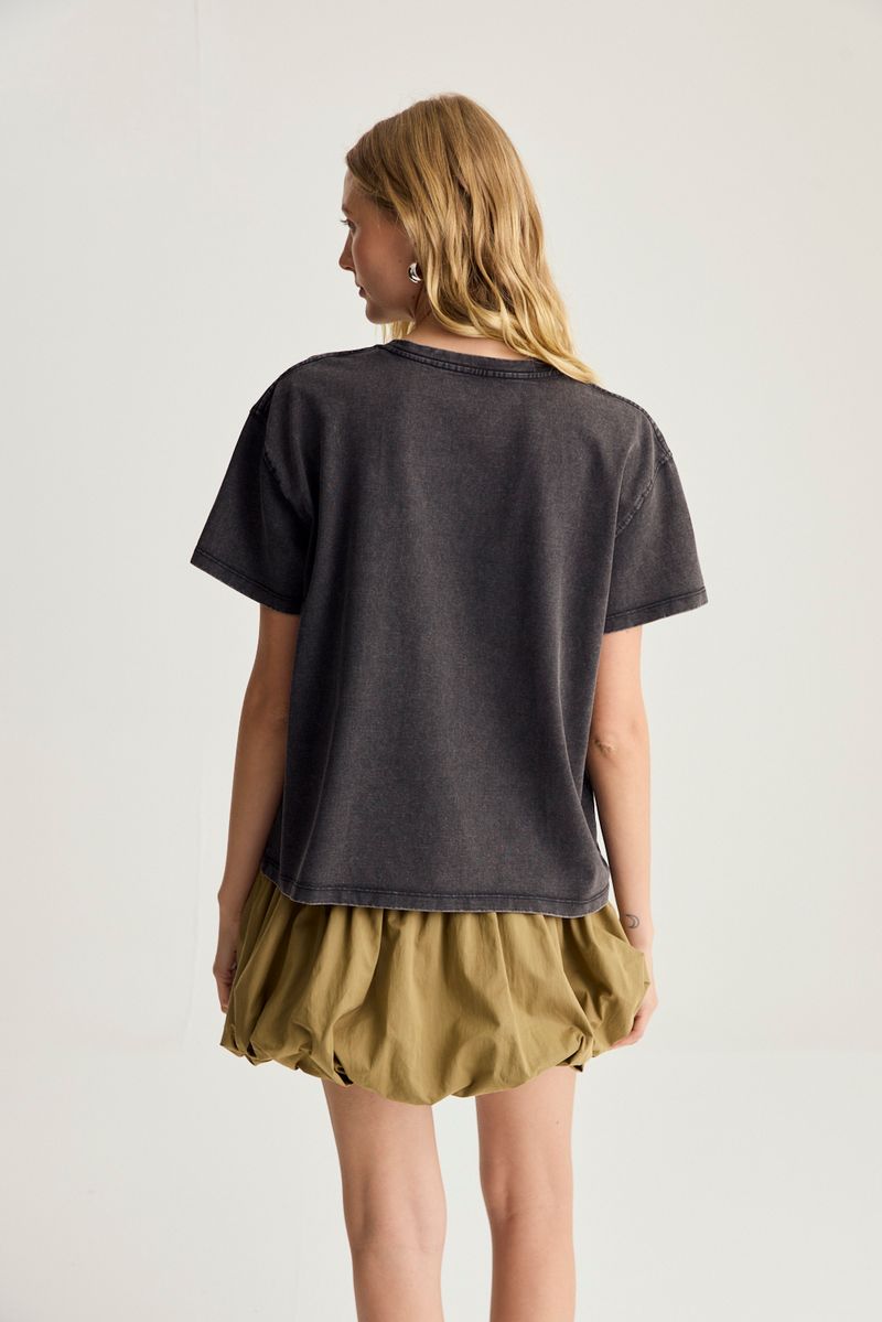 REMERA EMBELLISH WASHED DOTS