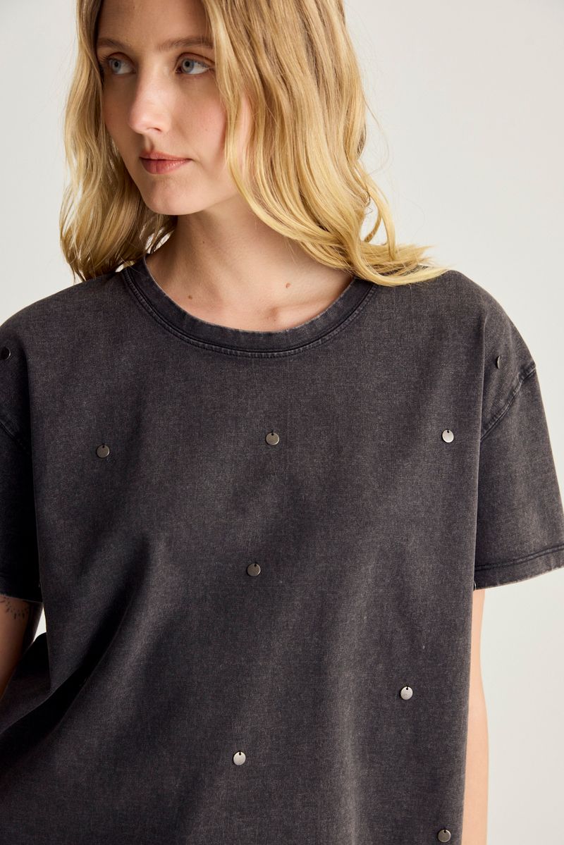 REMERA EMBELLISH WASHED DOTS
