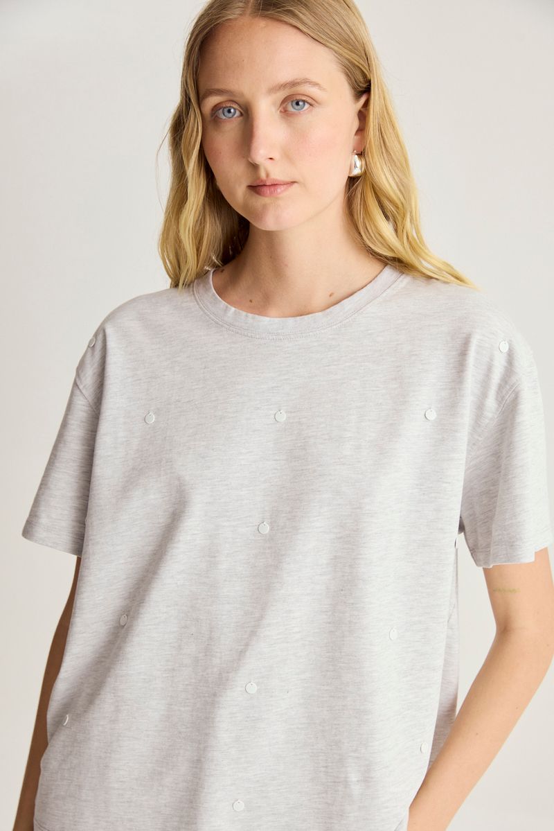 REMERA EMBELLISH WASHED DOTS