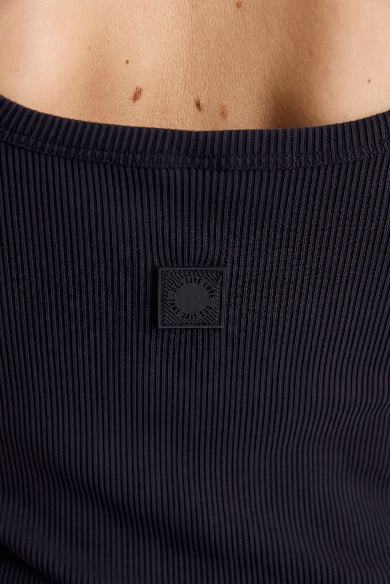 MUSCULOSA FITTED NEW