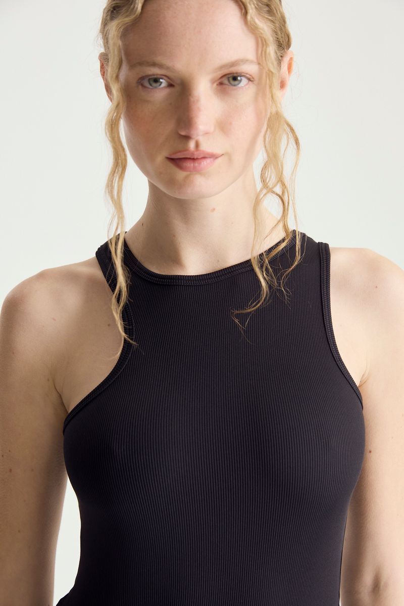 BODY IRREGULAR SHOULDER