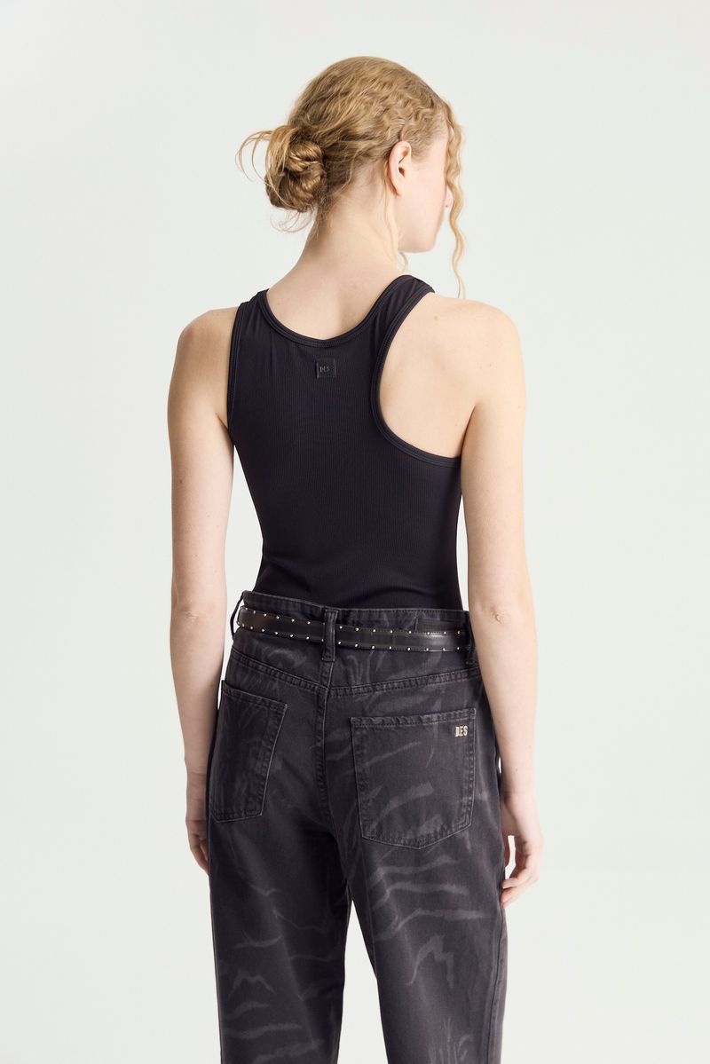 BODY IRREGULAR SHOULDER