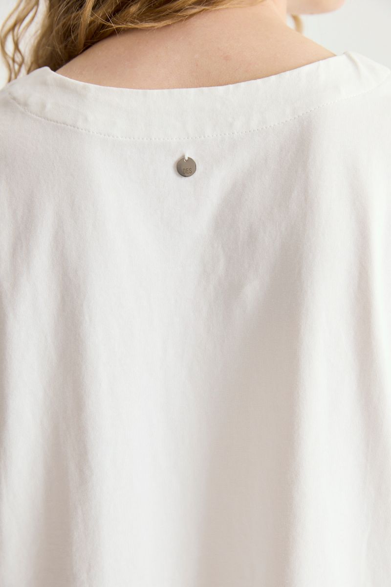 REMERA EMBELLISH NOIR