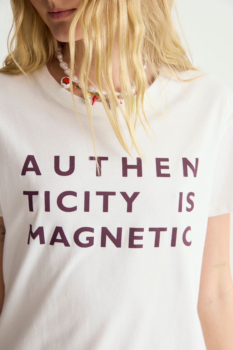REMERA COTTON PRINT MAGNETIC