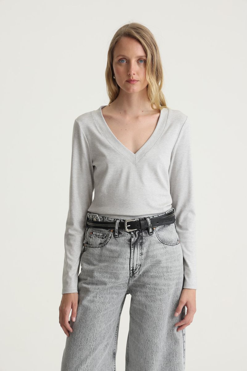 REMERA V NECK NIKKI