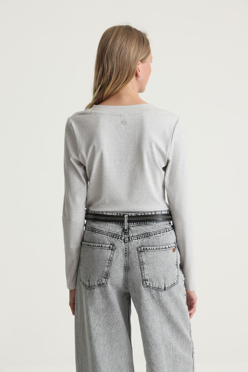 REMERA V NECK NIKKI