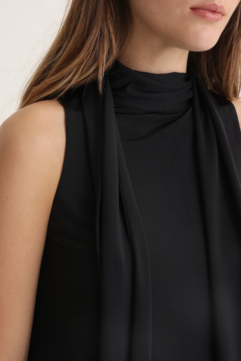 REMERA NECK LACE JAZ