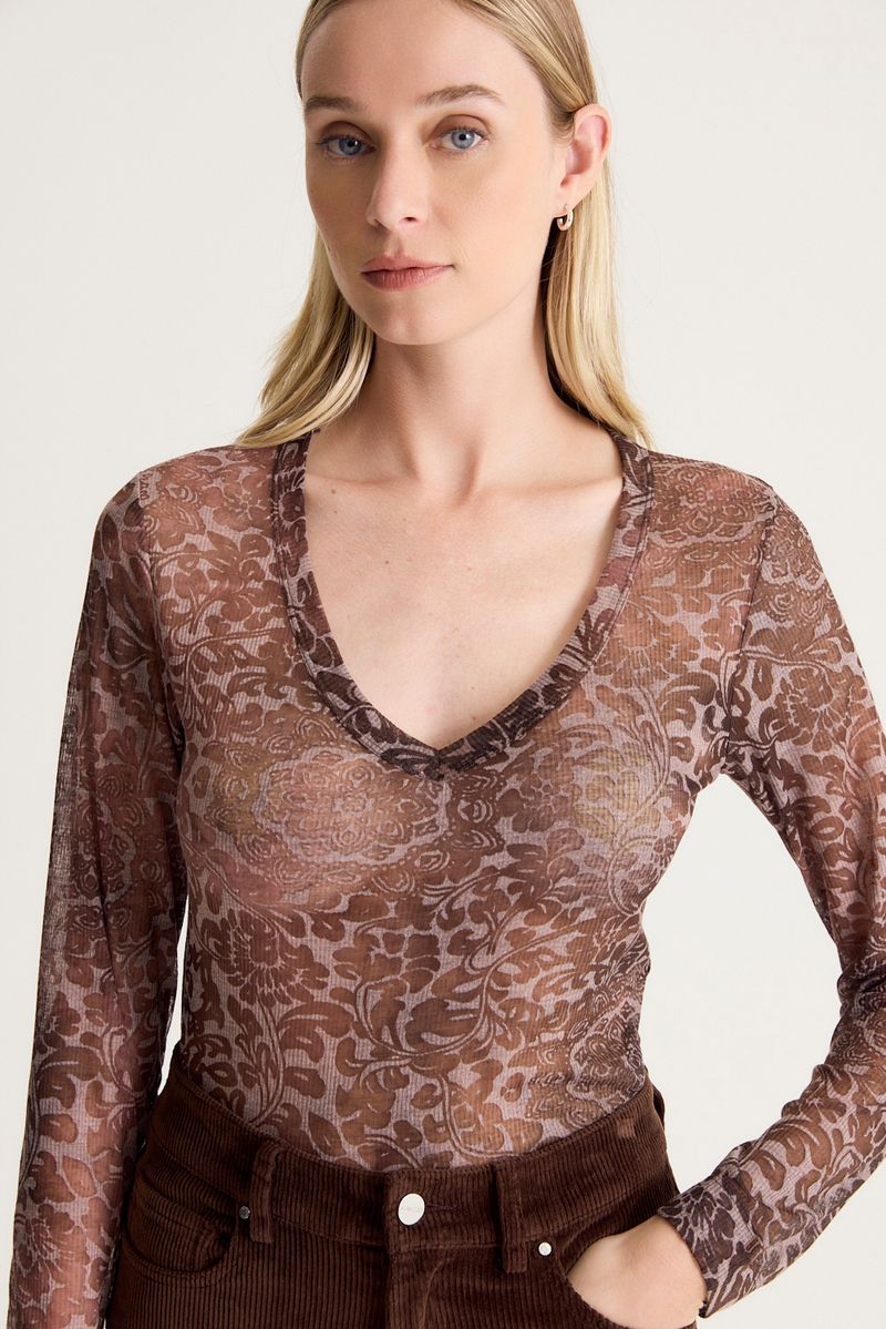 REMERA PRINT PAISLEY