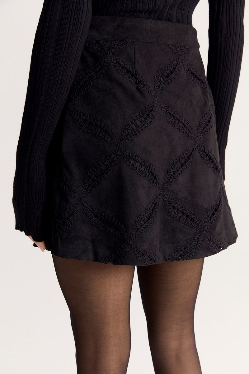 POLLERA EMBROIDERY SUEDE