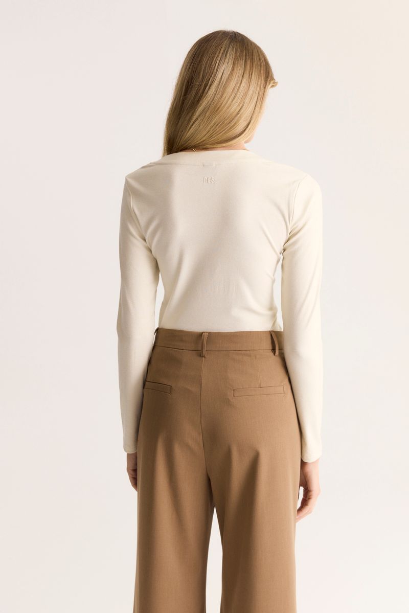 REMERA V NECK NIKKI