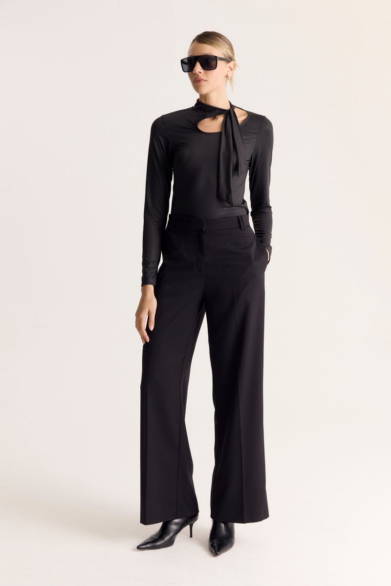 REMERA BOW NECK TAYLOR