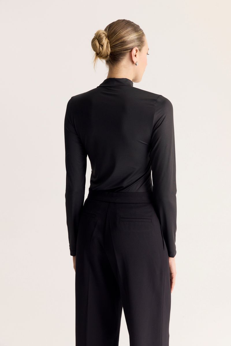 REMERA BOW NECK TAYLOR
