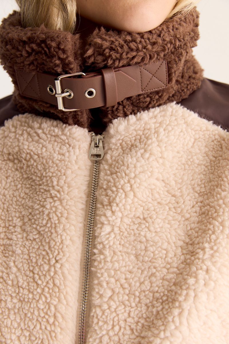 CAMPERA SHERPA RUSIA