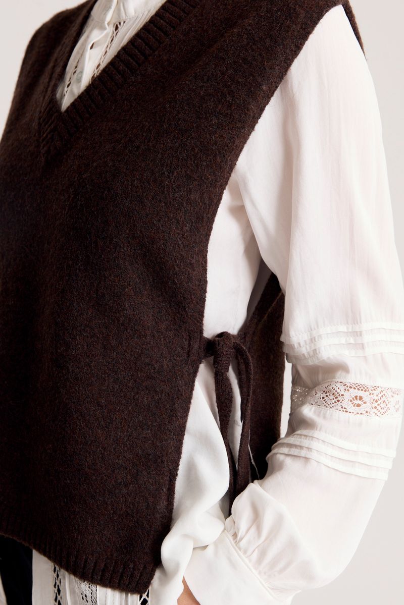 CHALECO V NECK SLIT