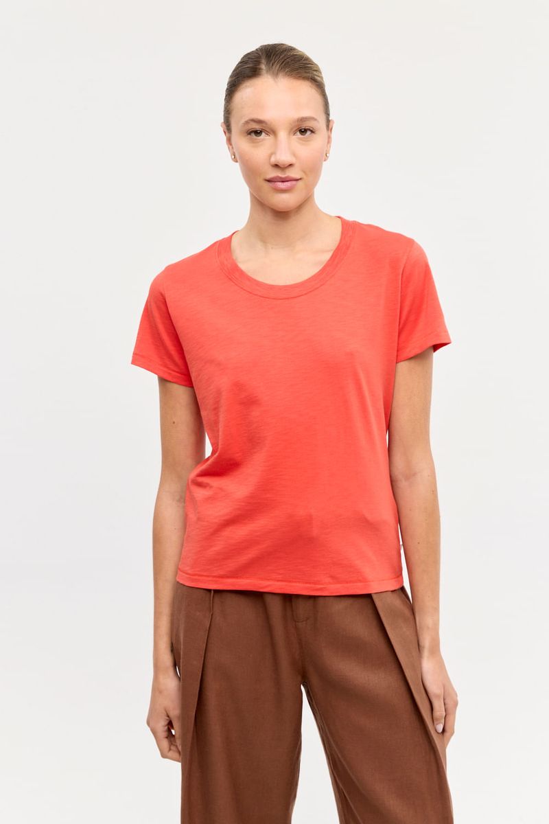 REMERA PIMA FLAME ESSENTIAL