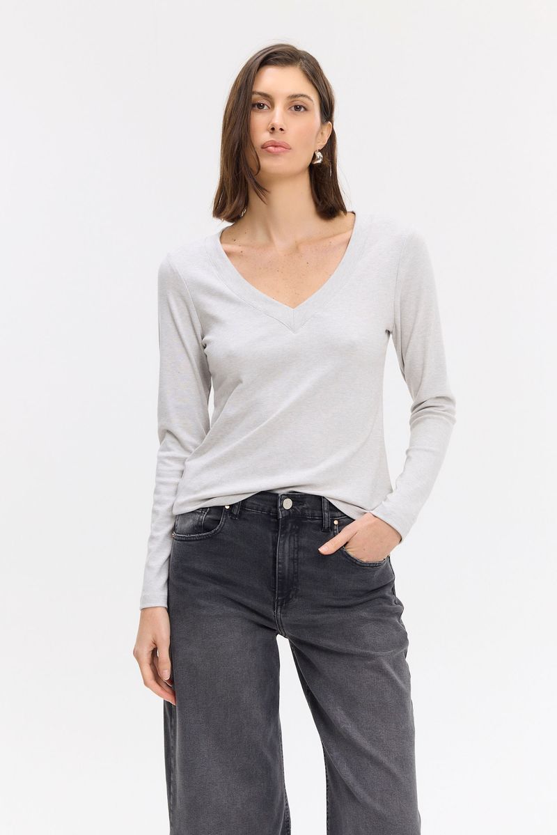 REMERA V NECK NIKKI