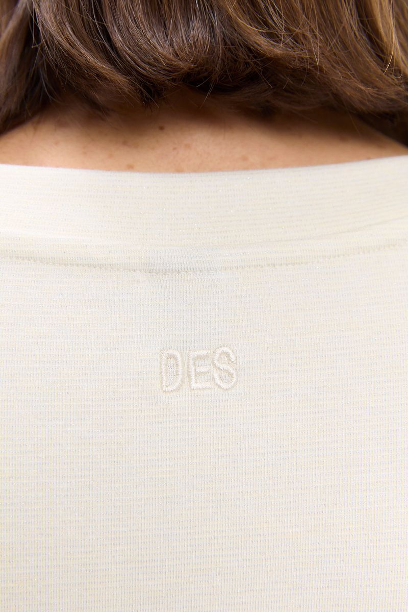 REMERA V NECK NIKKI